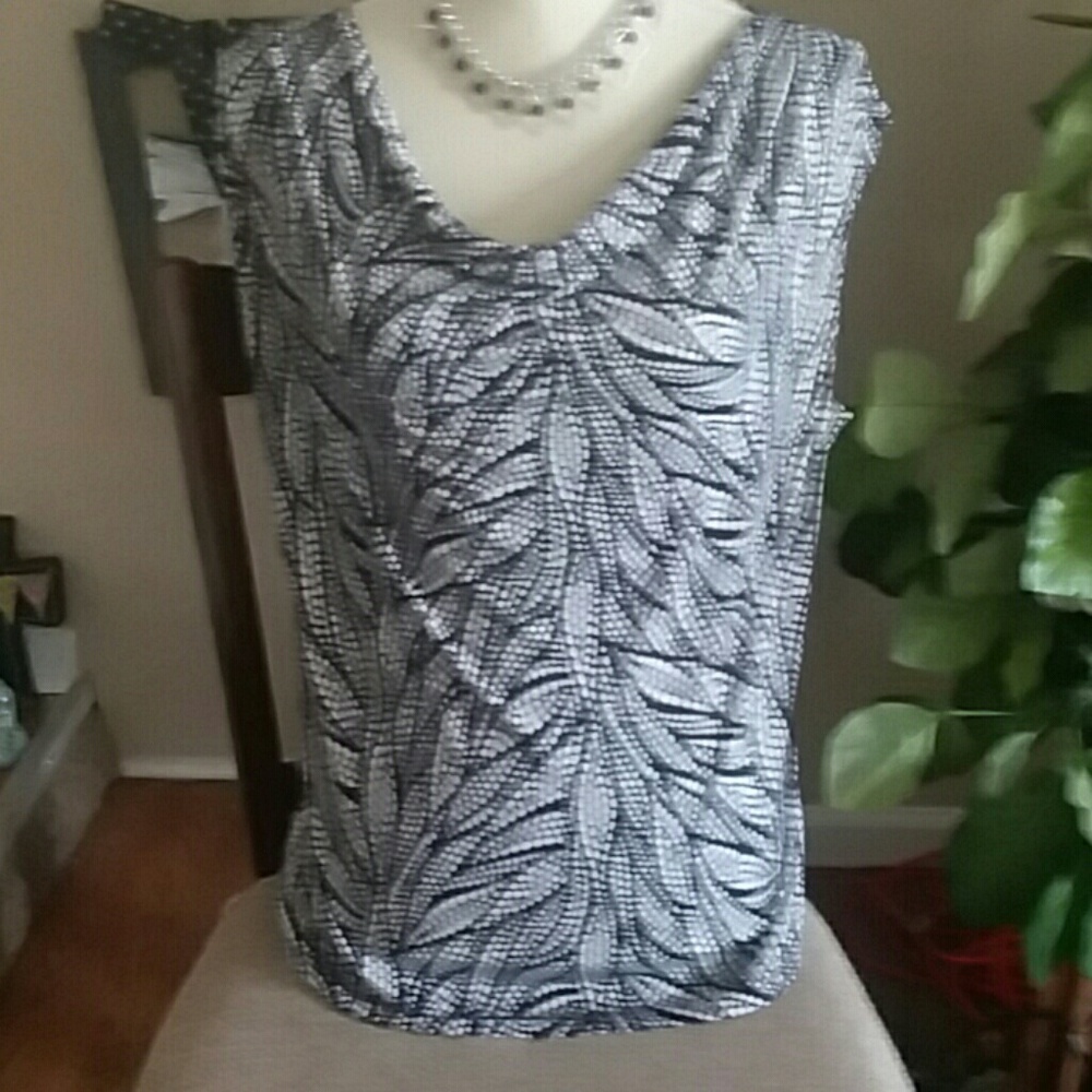 Sleeveless cowl inspired top